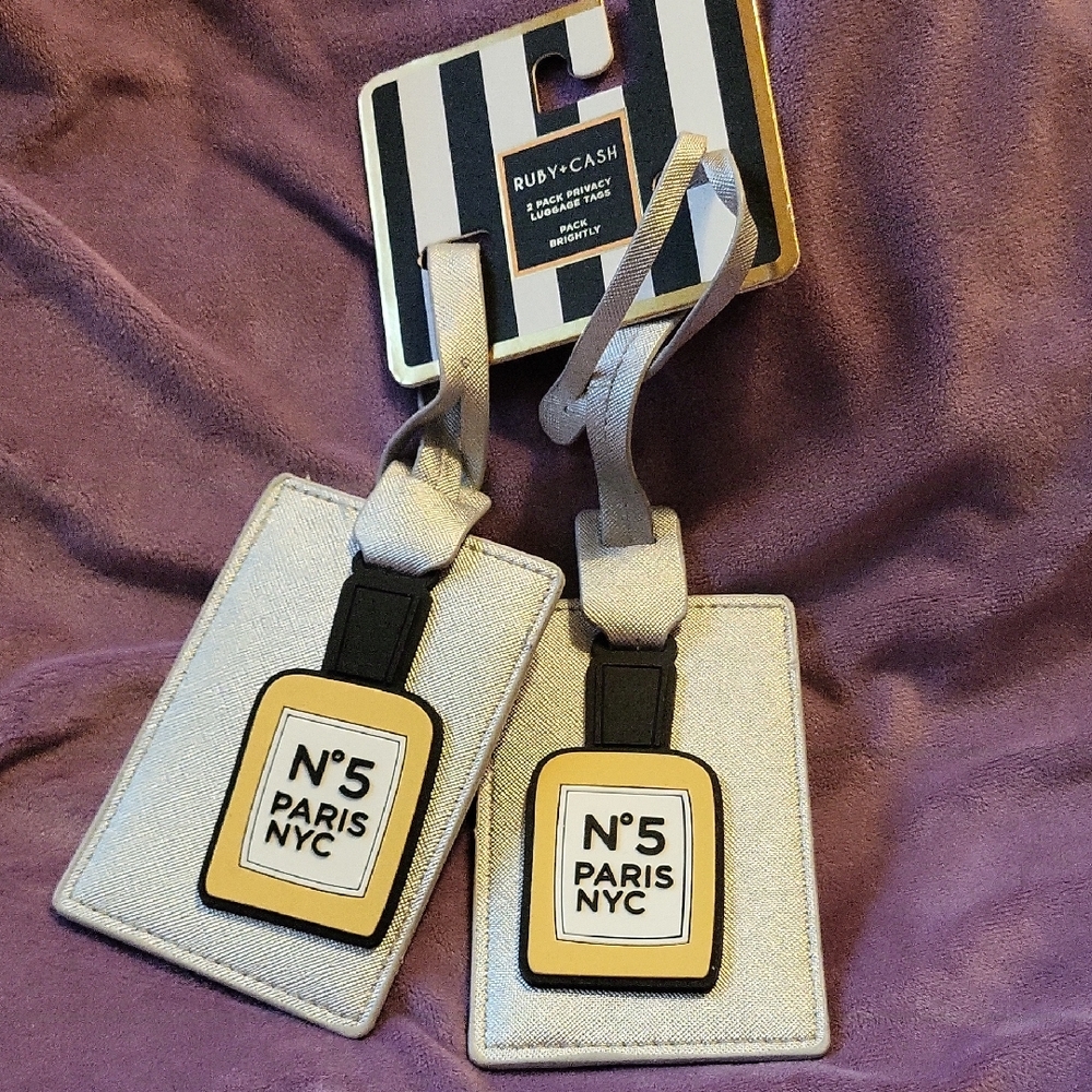 CHANEL N°5 Paris NYC Luggage Tags in Silver and Yellow